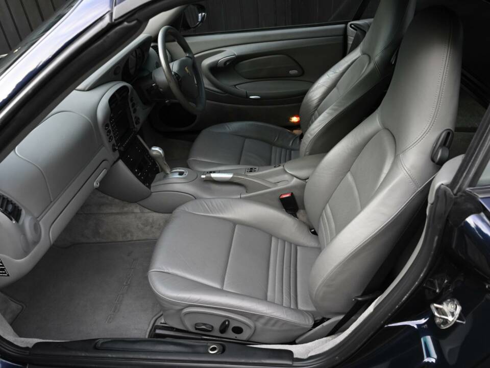 Bild 50/50 von Porsche 911 Carrera 4S (2004)