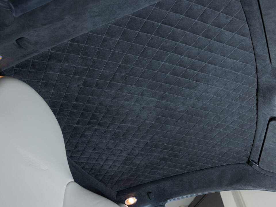 Image 20/31 de Aston Martin V12 Vanquish (2004)