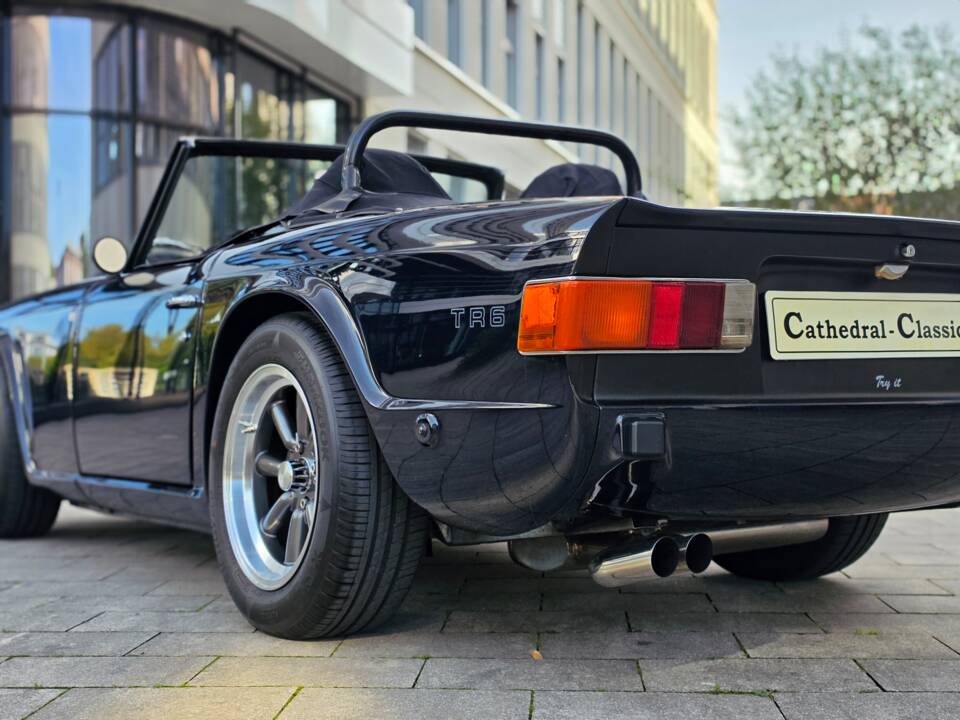 Image 3/49 of Triumph TR 6 PI (1973)