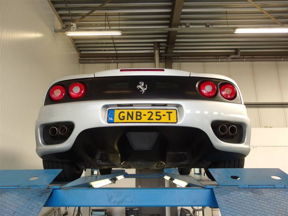 Afbeelding 96/99 van Ferrari 360 Modena (2000)