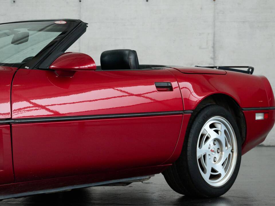 Imagen 4/50 de Chevrolet Corvette Convertible (1990)