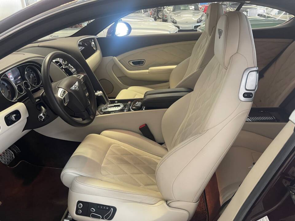 Image 13/20 of Bentley Continental GT V8 (2012)