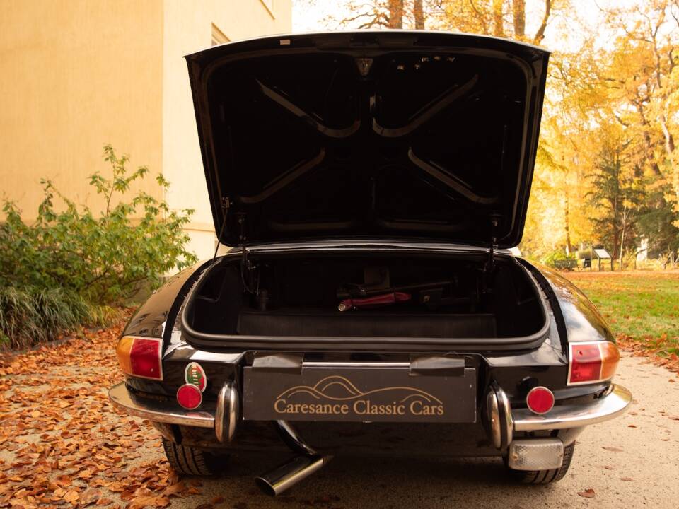 Image 47/51 of Alfa Romeo 1600 Spider Duetto (1966)