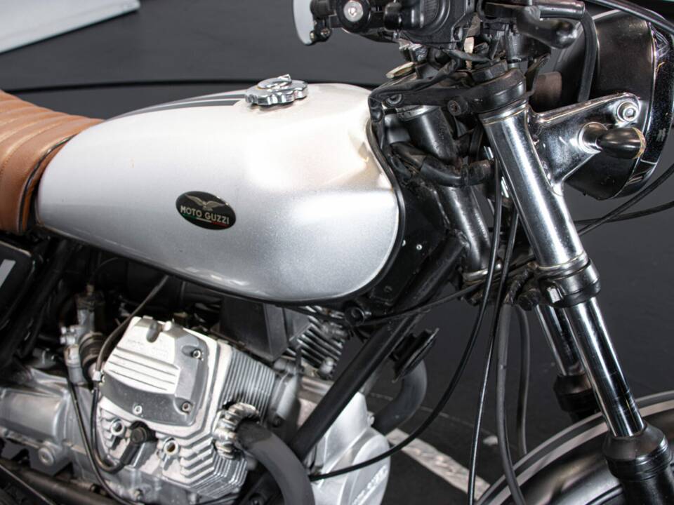 Bild 13/50 von Moto Guzzi V 35 III (1986)