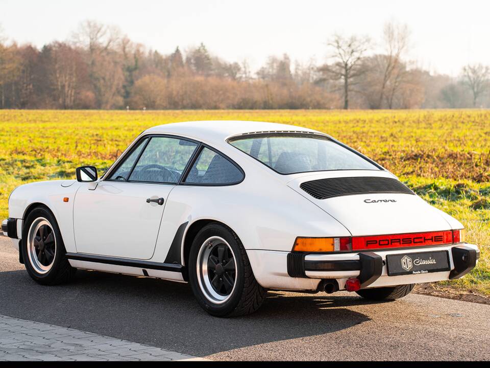 Image 5/36 of Porsche 911 Carrera 3.2 (1984)