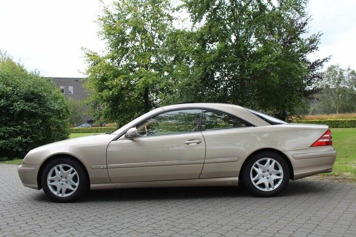 Image 3/7 de Mercedes-Benz CL 500 (2000)