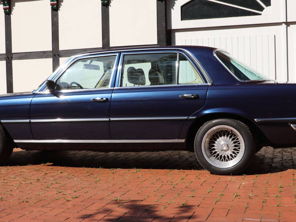 Image 19/57 de Mercedes-Benz 450 SEL 6,9 (1977)