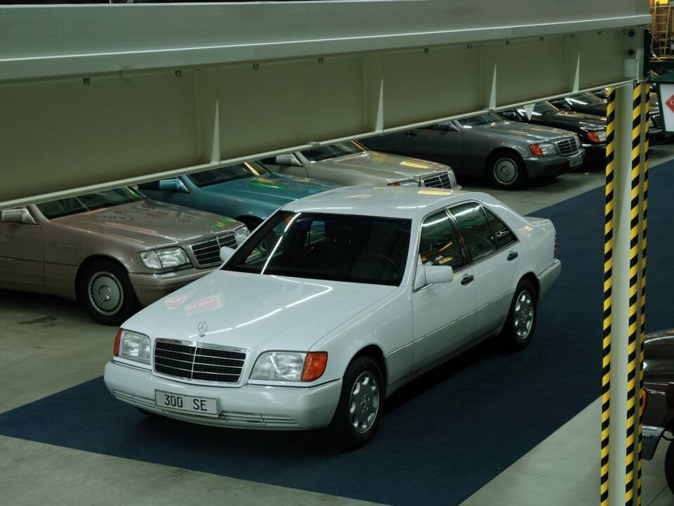 Bild 4/50 von Mercedes-Benz 300 SE (1992)