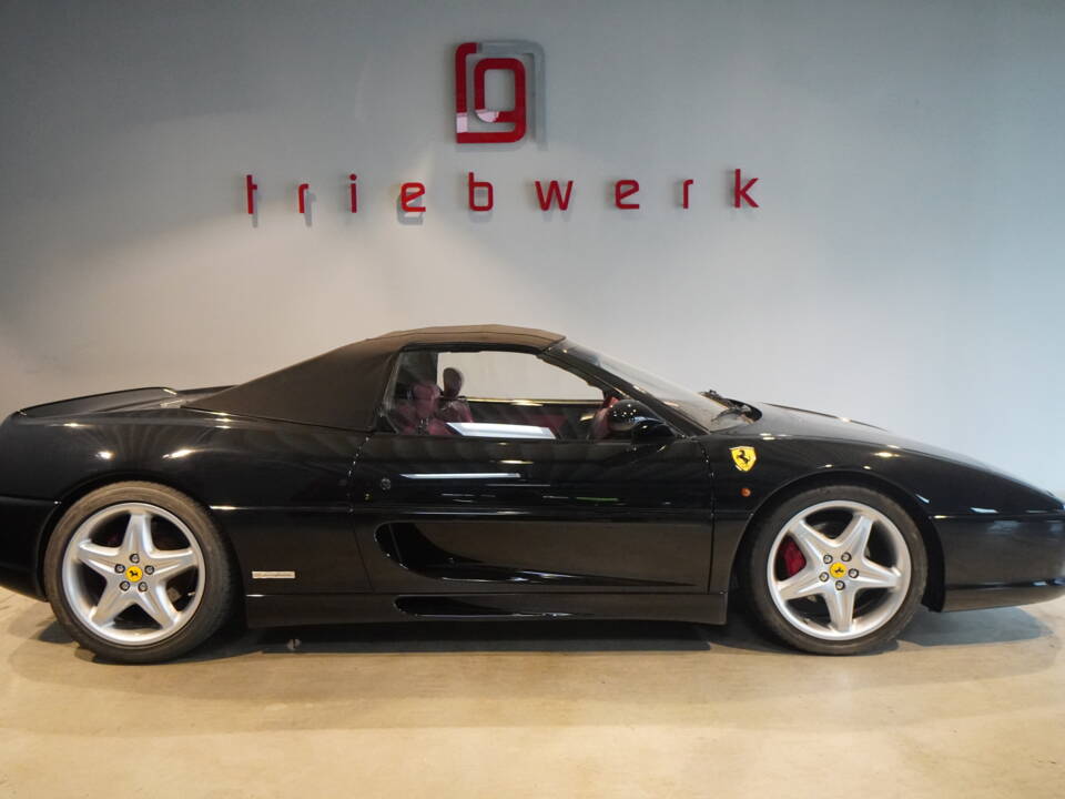 Bild 14/20 von Ferrari F 355 Spider (1998)