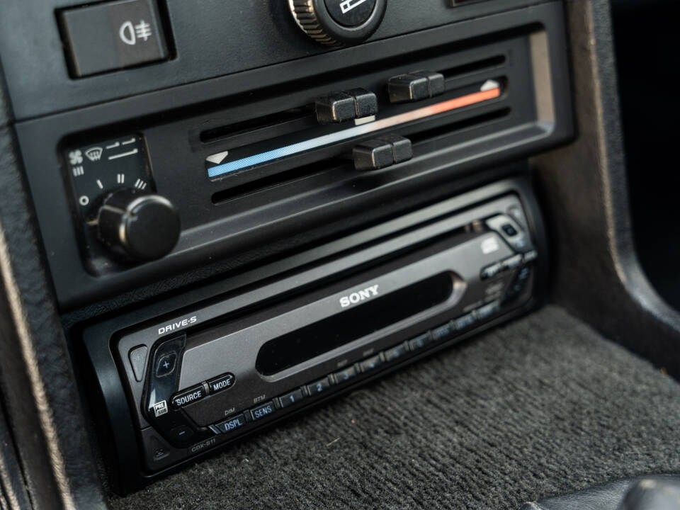 Image 37/58 of Porsche 924 Turbo (1982)