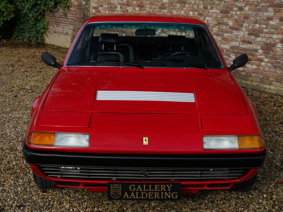 Image 14/50 de Ferrari 365 GT4 2+2 (1974)