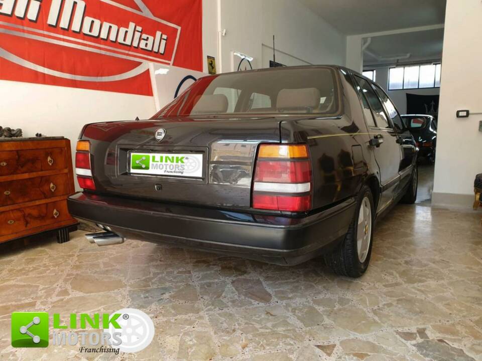 Immagine 28/50 di Lancia Thema 8.32 (1989)