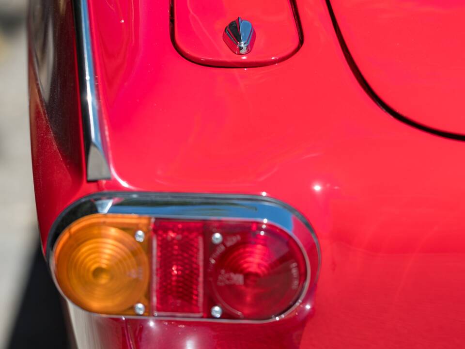 Image 38/50 of Volvo 1800 S (1968)