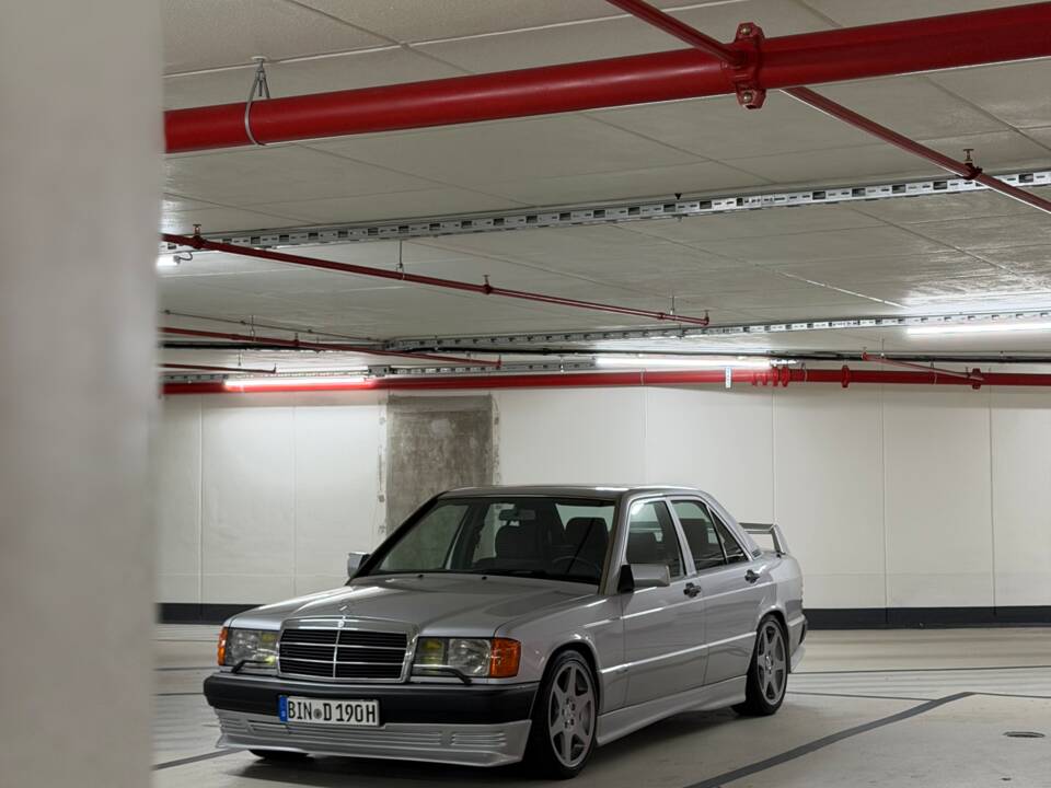 Immagine 12/49 di Mercedes-Benz 190 E (1990)