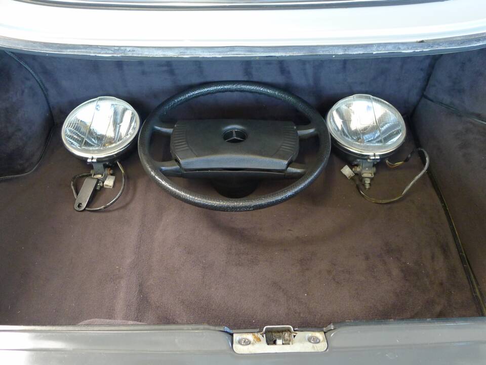 Image 2/37 of Mercedes-Benz 450 SLC 5,0 (1979)