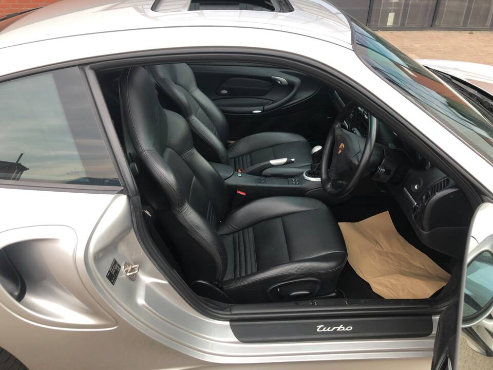 Image 9/10 de Porsche 911 Turbo (2002)