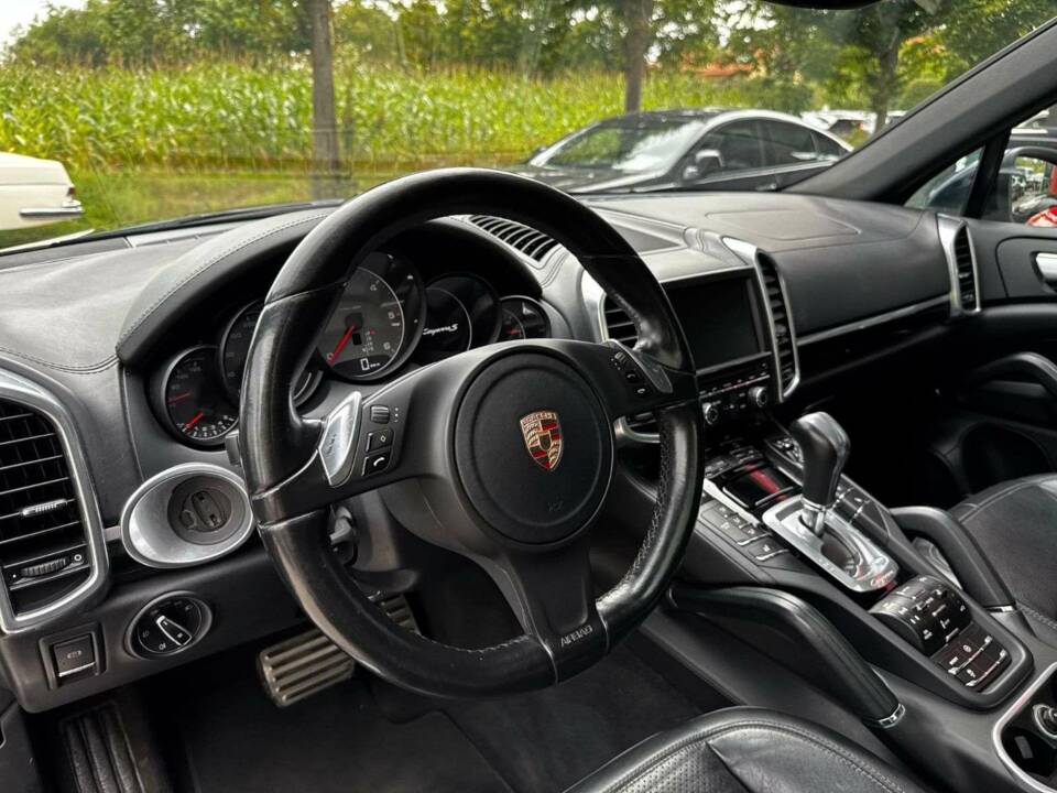 Bild 10/20 von Porsche Cayenne S Diesel (2014)