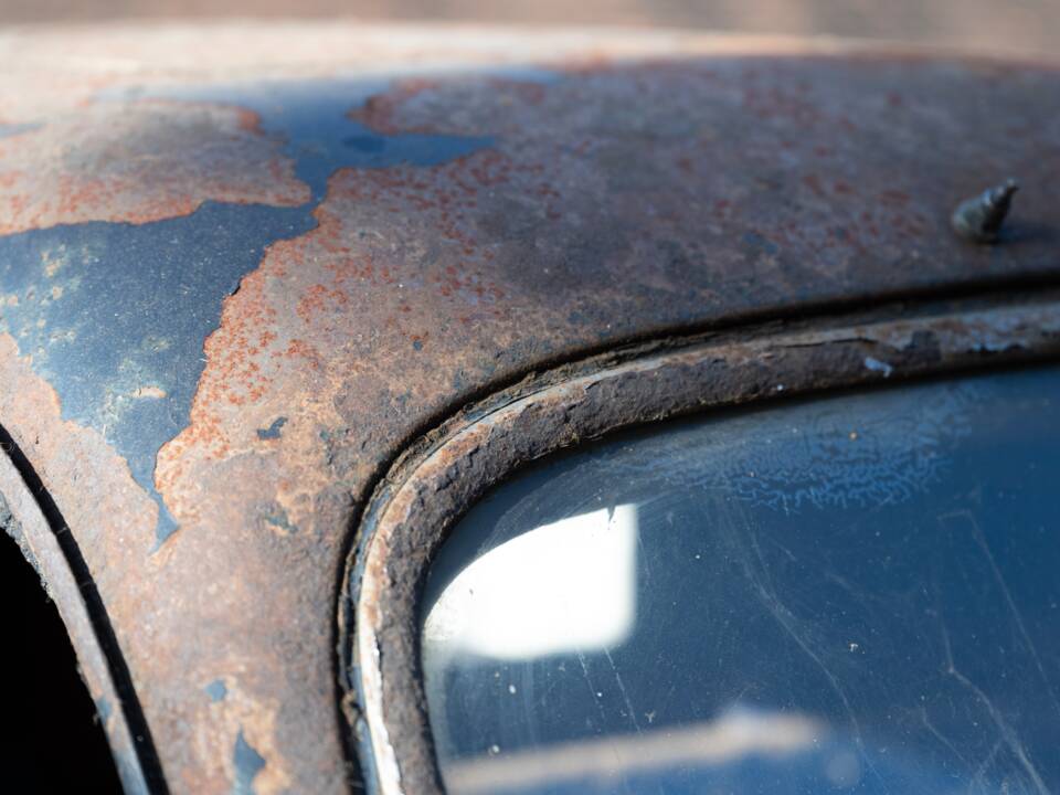 Image 55/134 of Ford V8 (1937)