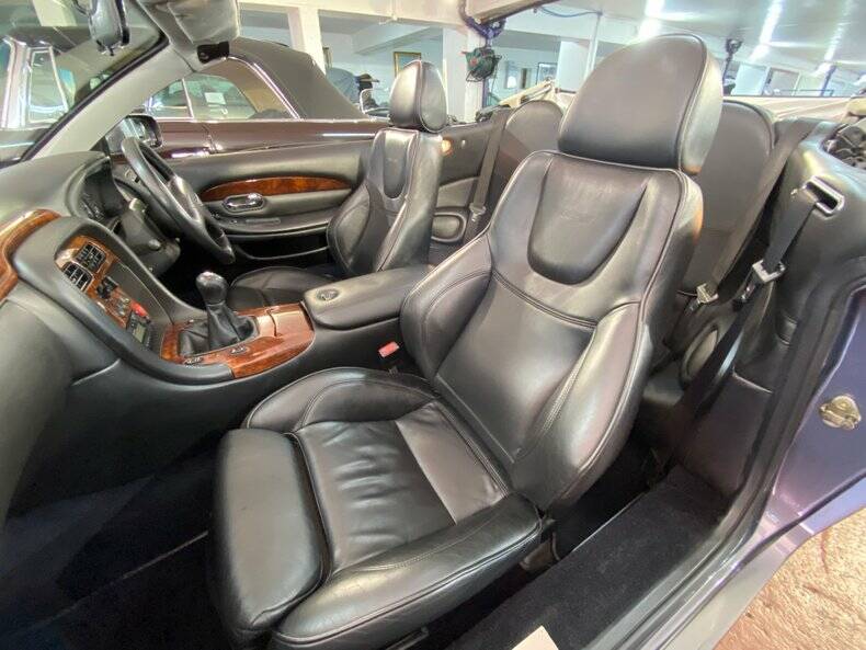 Bild 9/50 von Aston Martin DB 7 Vantage Volante (2002)