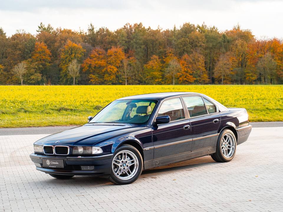Image 1/55 of BMW 740i (1997)