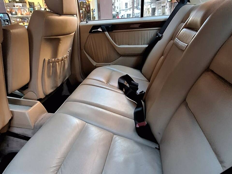 Immagine 5/12 di Mercedes-Benz 260 E (1988)