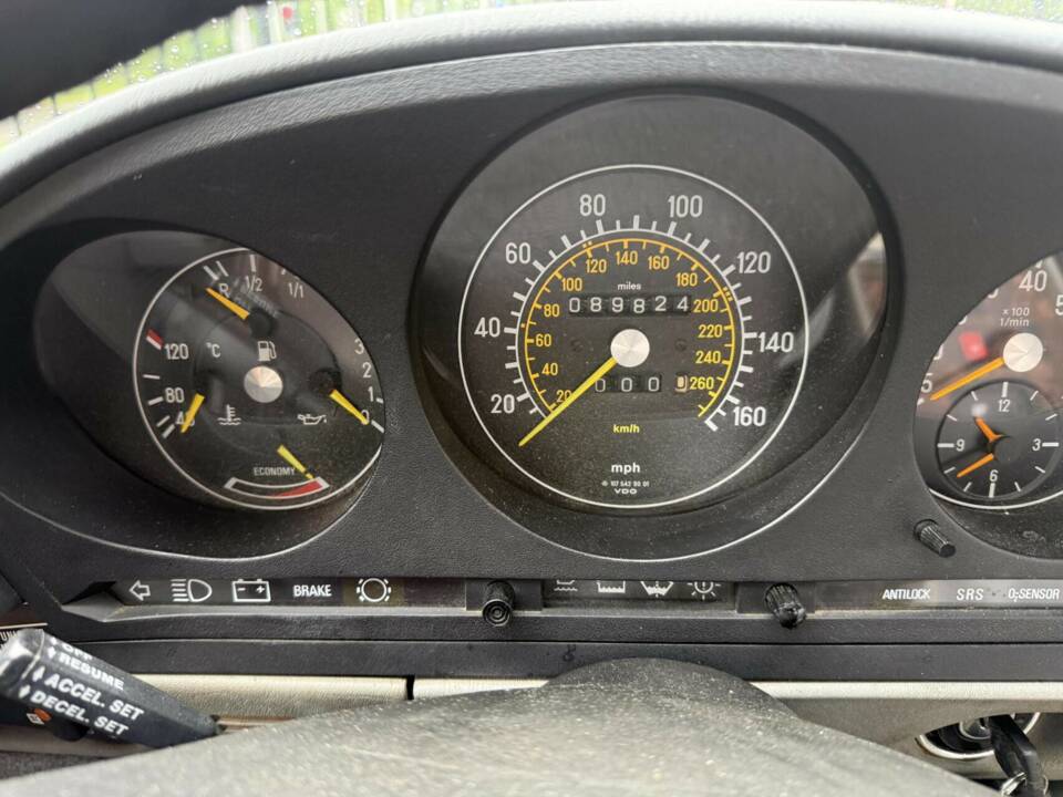 Image 17/46 de Mercedes-Benz 560 SL (1986)