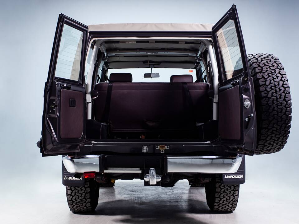 Image 41/42 of Toyota Land Cruiser FJ 62 (1985)