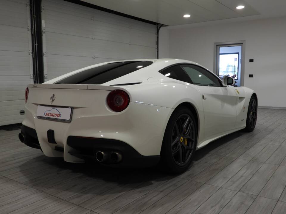 Image 3/15 de Ferrari F12berlinetta (2013)