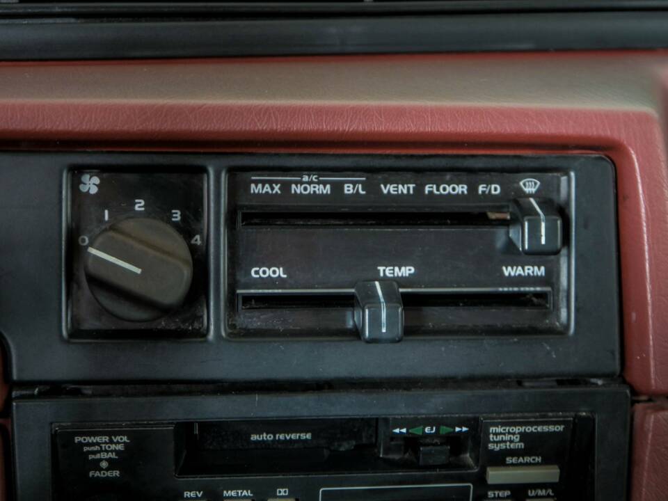 Image 24/50 de Volvo 740 (1984)