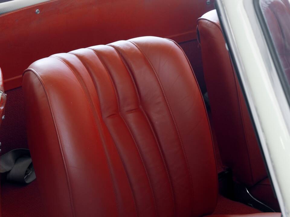 Image 40/50 de Mercedes-Benz 190 SL (1960)
