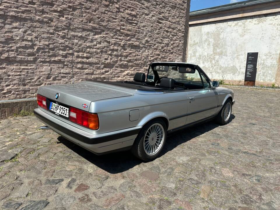 Image 4/29 of BMW 318i (1991)