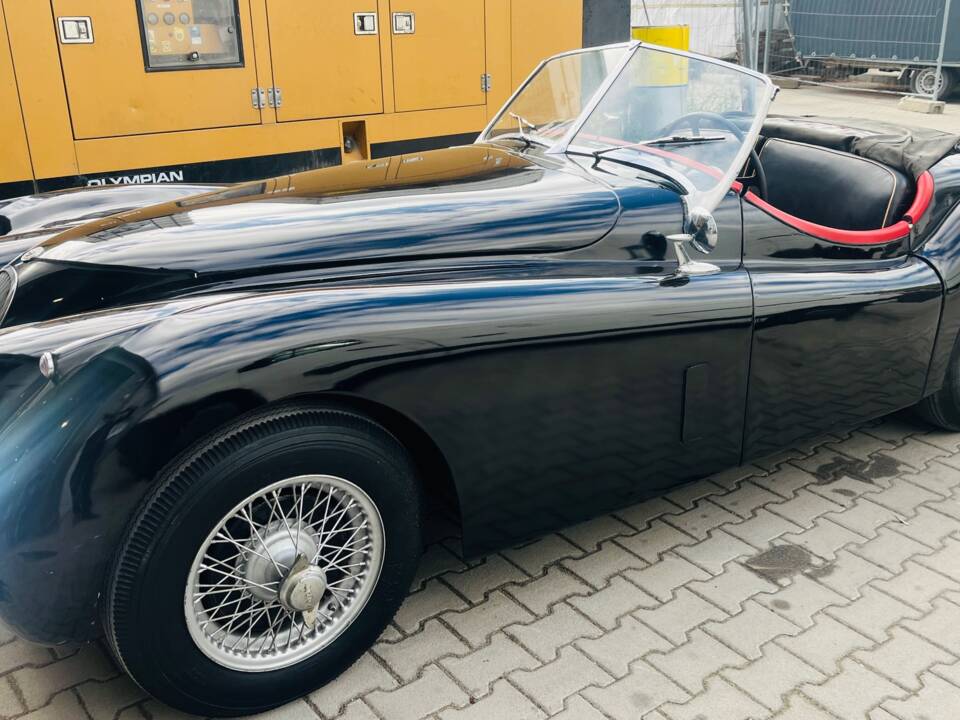 Image 4/7 of Jaguar XK 120 OTS (1954)