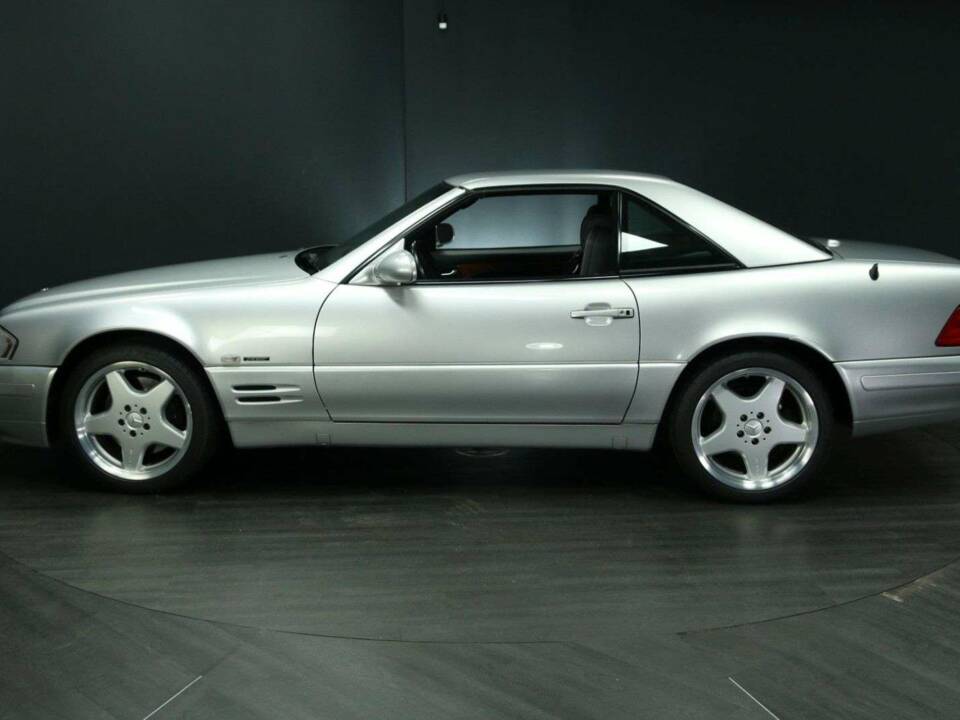 Image 45/49 of Mercedes-Benz SL 500 (2001)