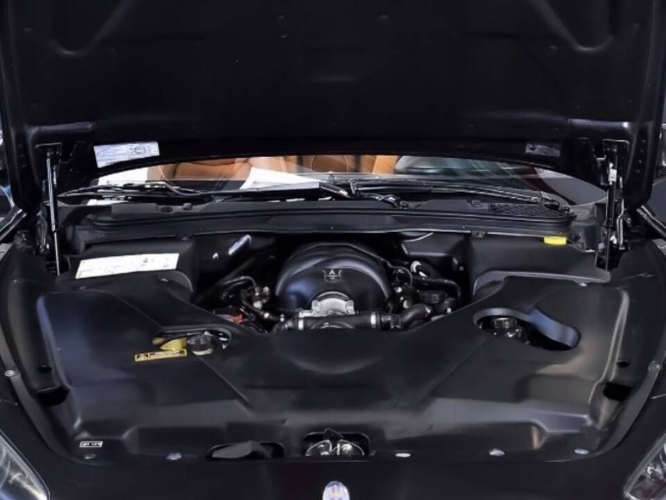 Bild 54/59 von Maserati GranCabrio 4.7 (2010)
