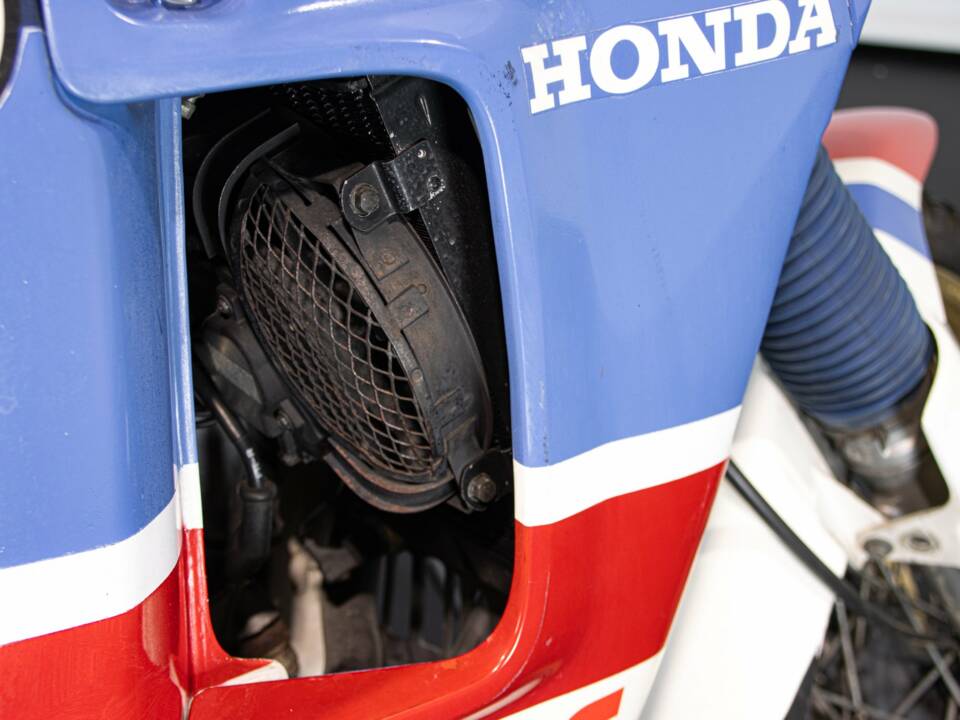 Bild 37/50 von Honda DUMMY (1989)