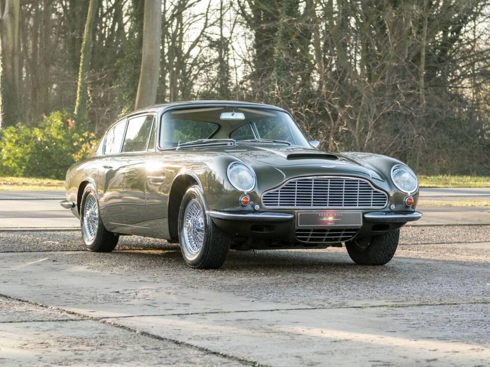 Immagine 9/36 di Aston Martin DB 6 Mk II (1970)