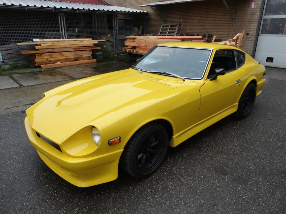 Image 4/42 of Datsun 240 Z (1970)