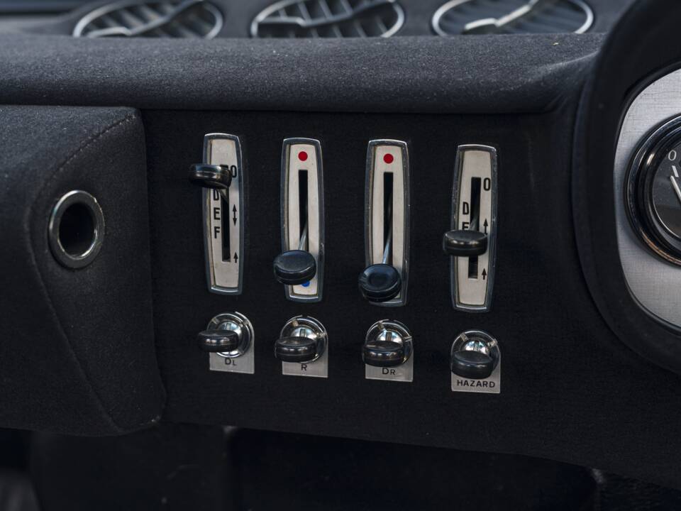 Afbeelding 18/26 van Ferrari 365 GTB&#x2F;4 Daytona (1971)