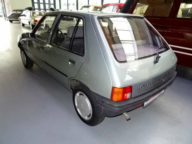 Image 4/17 of Peugeot 205 Diesel (1988)