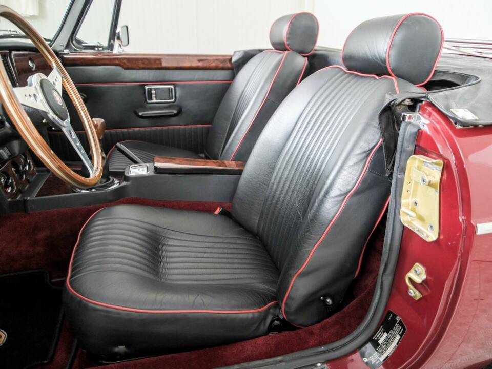 Image 15/50 de MG MGB (1979)