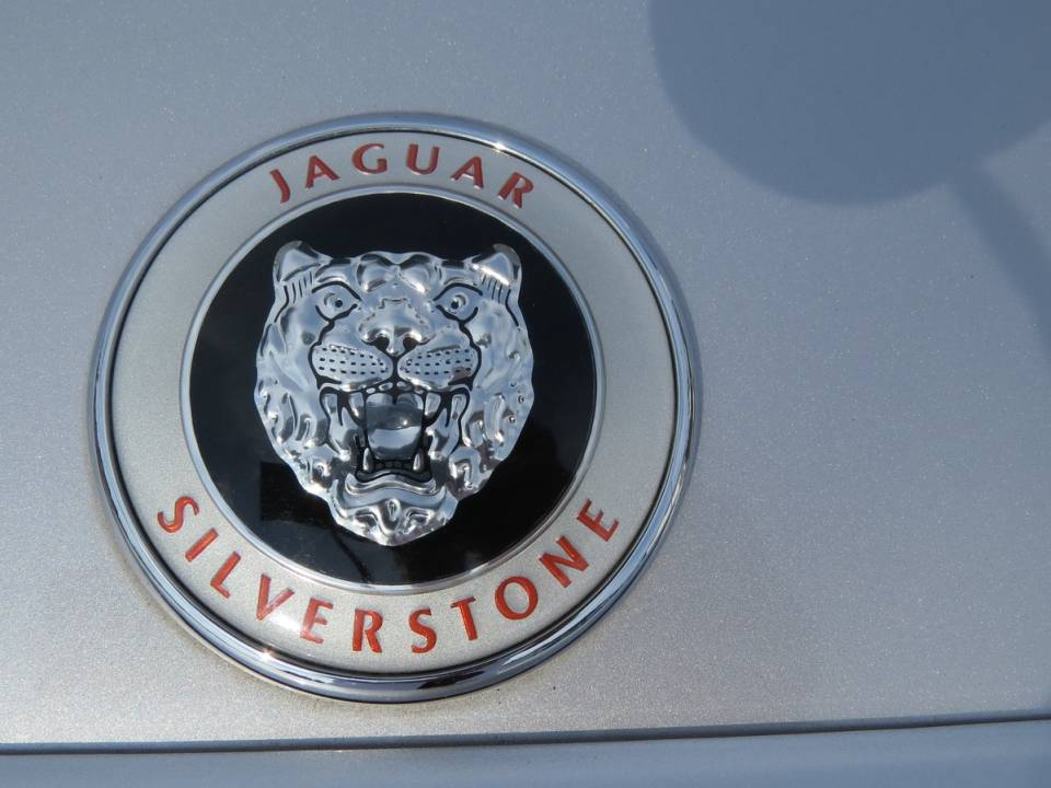 Image 12/50 de Jaguar XKR Silverstone (2000)