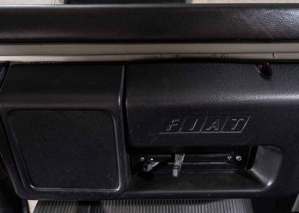 Image 20/37 of FIAT 238 E (1982)