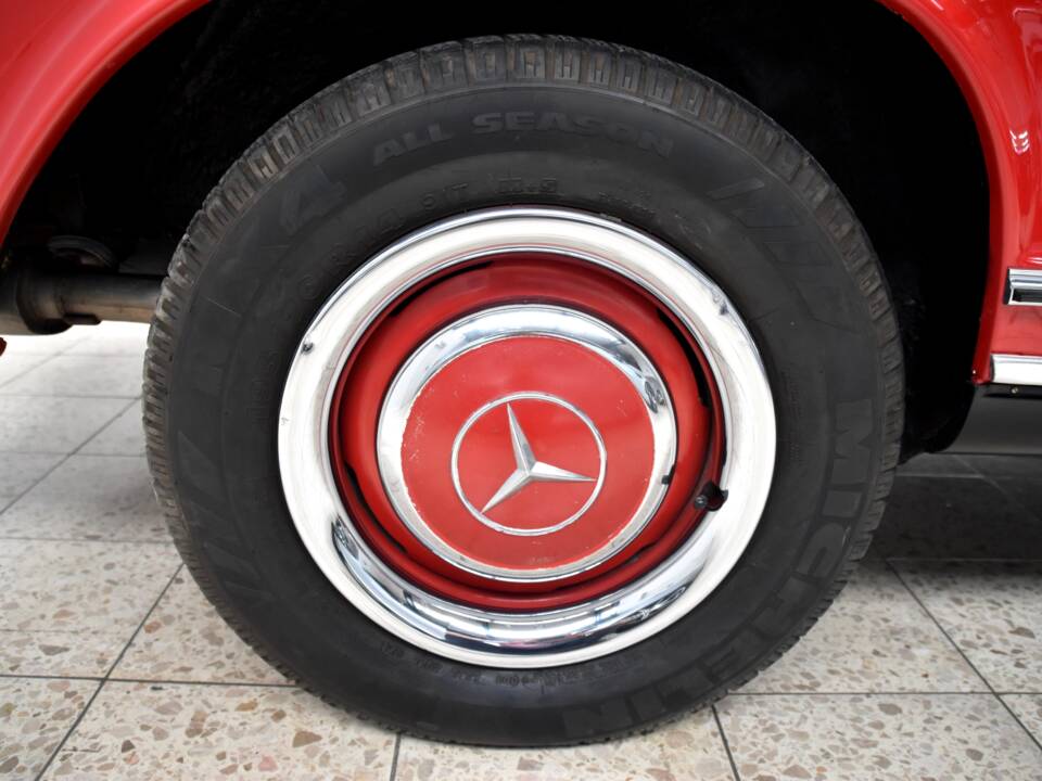 Image 20/34 de Mercedes-Benz 230 SL (1966)