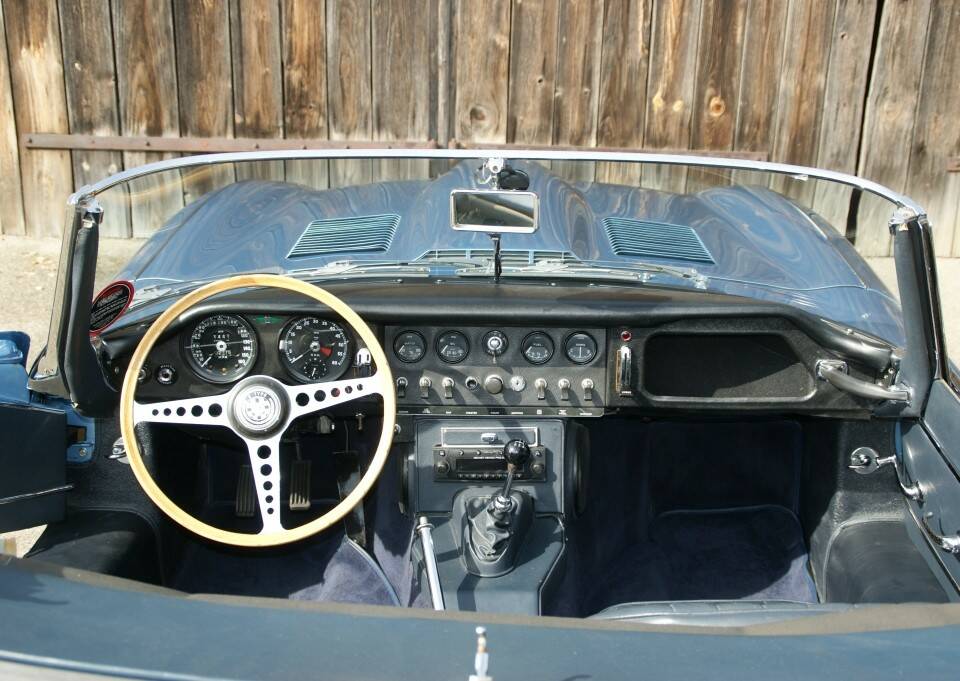 Imagen 12/20 de Jaguar E-Type 4.2 (1967)