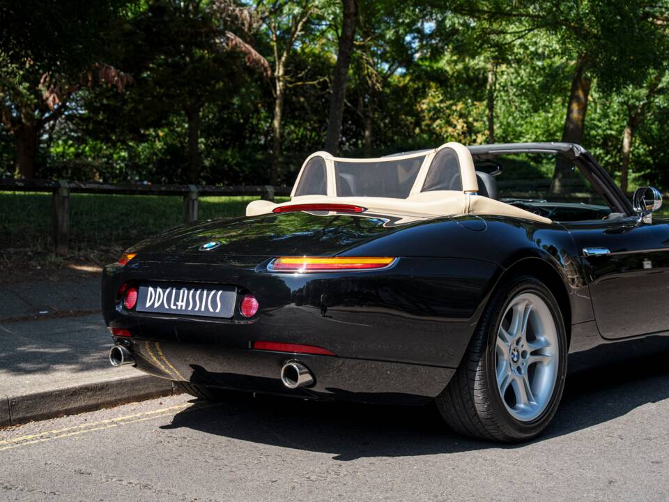 Image 15/30 of BMW Z8 (2003)