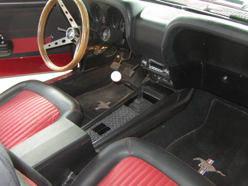 Image 18/40 of Ford Mustang 351 (1969)