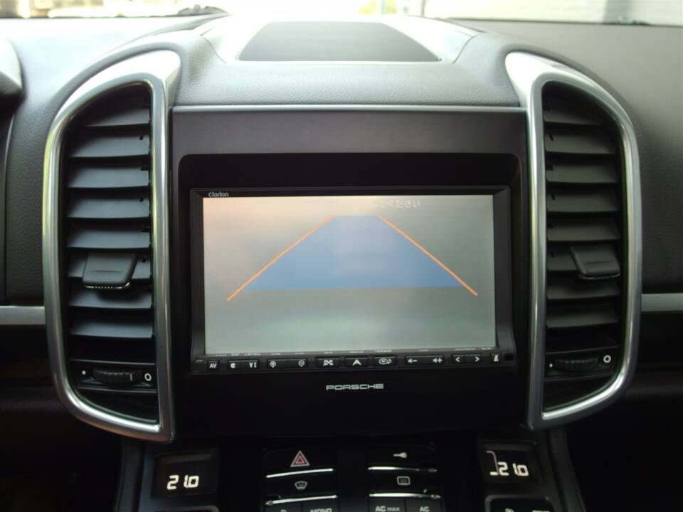 Image 65/98 of Porsche Cayenne S (2010)