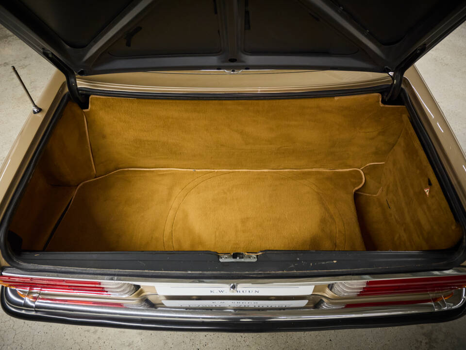 Image 81/99 of Mercedes-Benz 300 SL (1987)