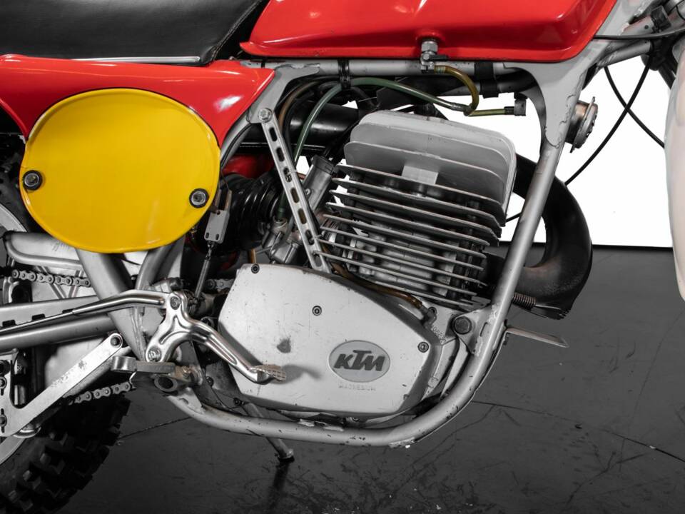 Image 7/8 of KTM 250 MC/GS (1975)
