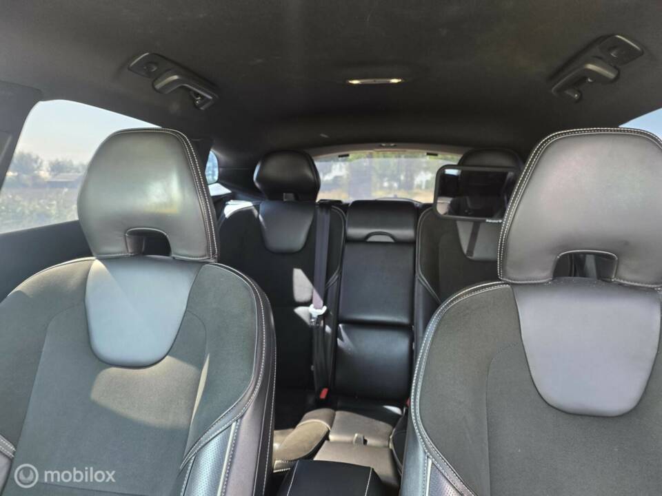 Imagen 20/42 de Volvo V40 D4 R-Design (2014)